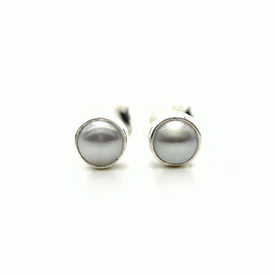 Mother of Pearl Stud Earrings - Round