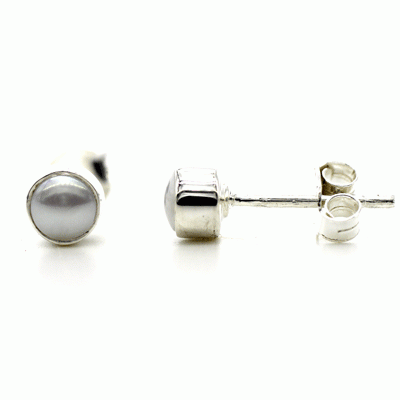 Mother of Pearl Stud Earrings - Round